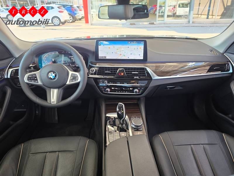 BMW SERIJA 5 530d xDrive - 8