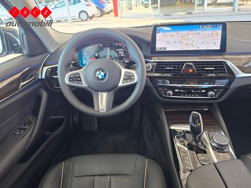 BMW SERIJA 5 530d xDrive - 9