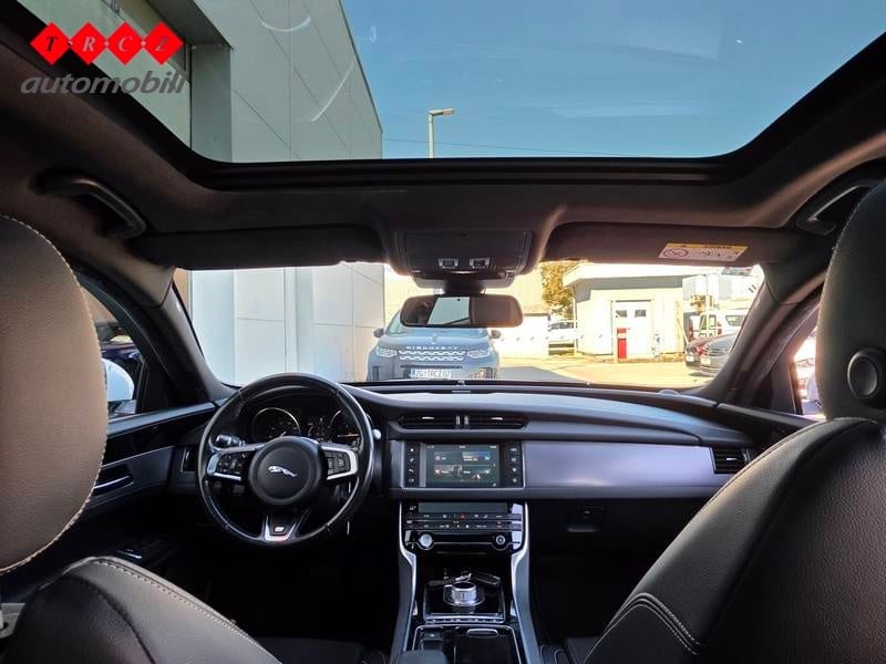 JAGUAR XF 2.0d R sport - 8