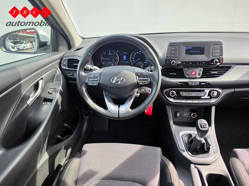 HYUNDAI I30 1.6 CRDi 115 TREND - 9