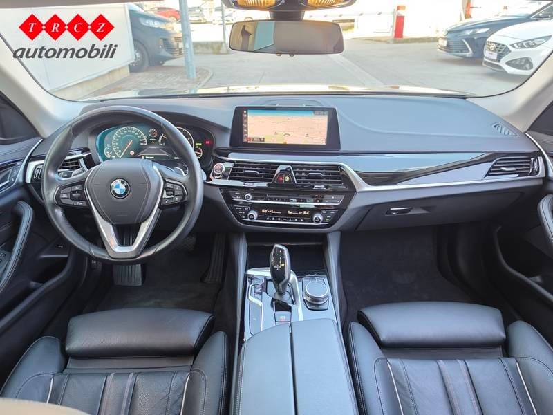 BMW SERIJA 5 520d xDrive - 8
