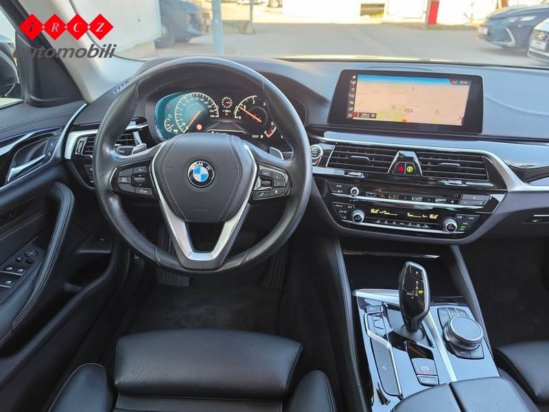BMW SERIJA 5 520d xDrive - 9