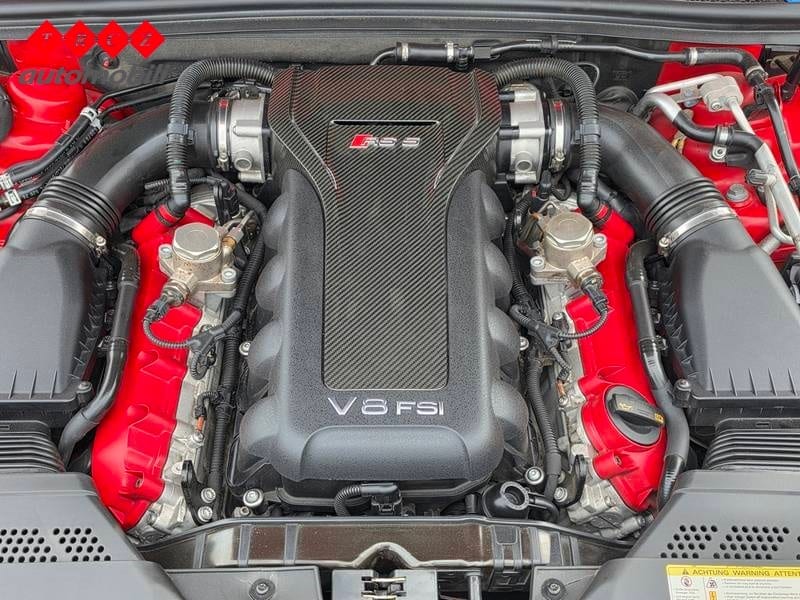 AUDI RS5 4.2 V8 - 12