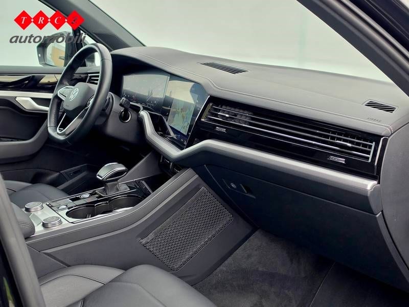 VW TOUAREG 3.0 TDI DSG 4Motion - 6