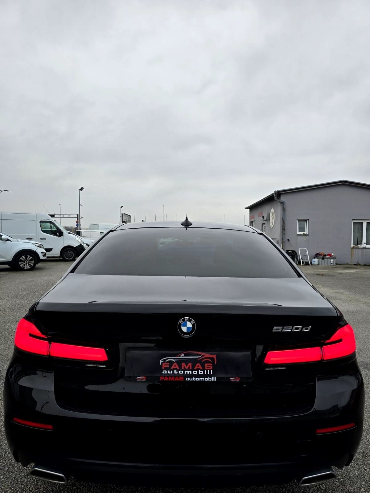 BMW 520D * REDIZAJN MODEL * ODLIČNO STANJE * SERVISNA KNJIGA * - 6