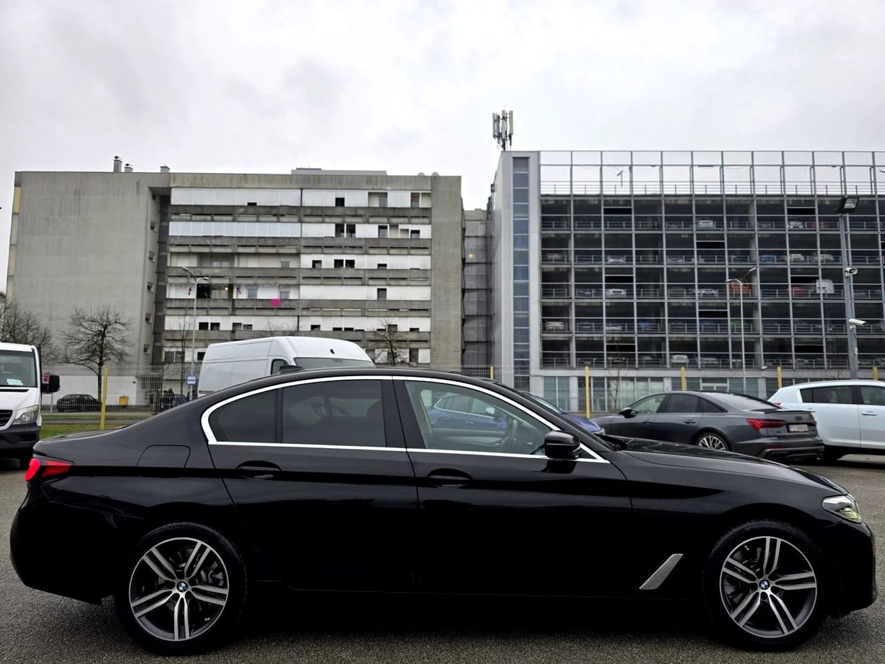 BMW 520D * REDIZAJN MODEL * ODLIČNO STANJE * SERVISNA KNJIGA * - 7