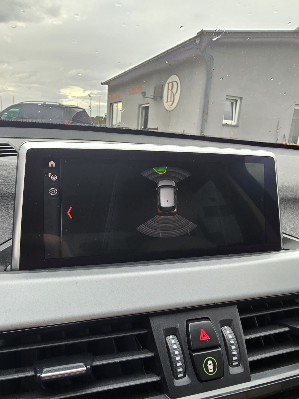BMW X1 2.0D X-DRIVE * ODLIČNO STANJE * AUTOMATIK * 2020.GOD. * PDV * - 14