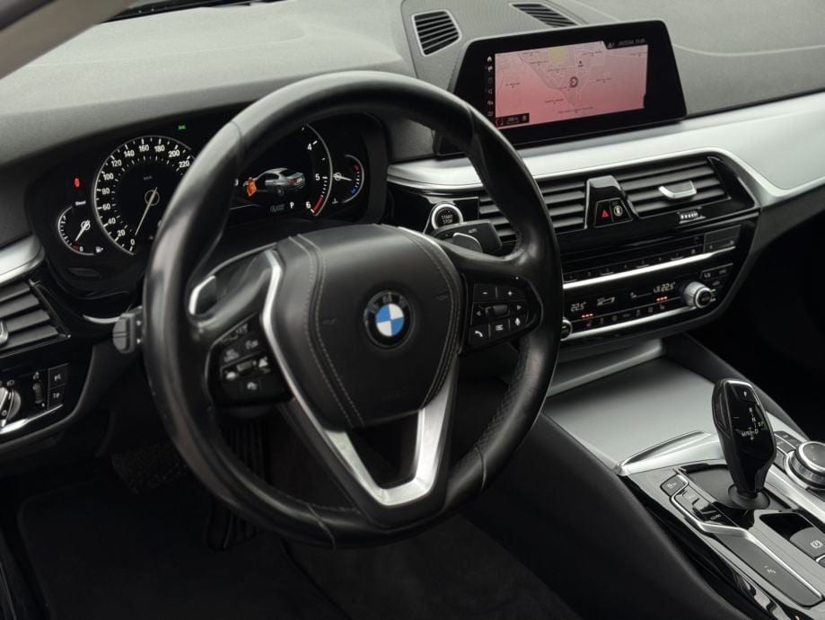 BMW serija 5 520d 2020g. Automatik *Executive* *Garancija 12 mjeseci*, 2020 god. - 11