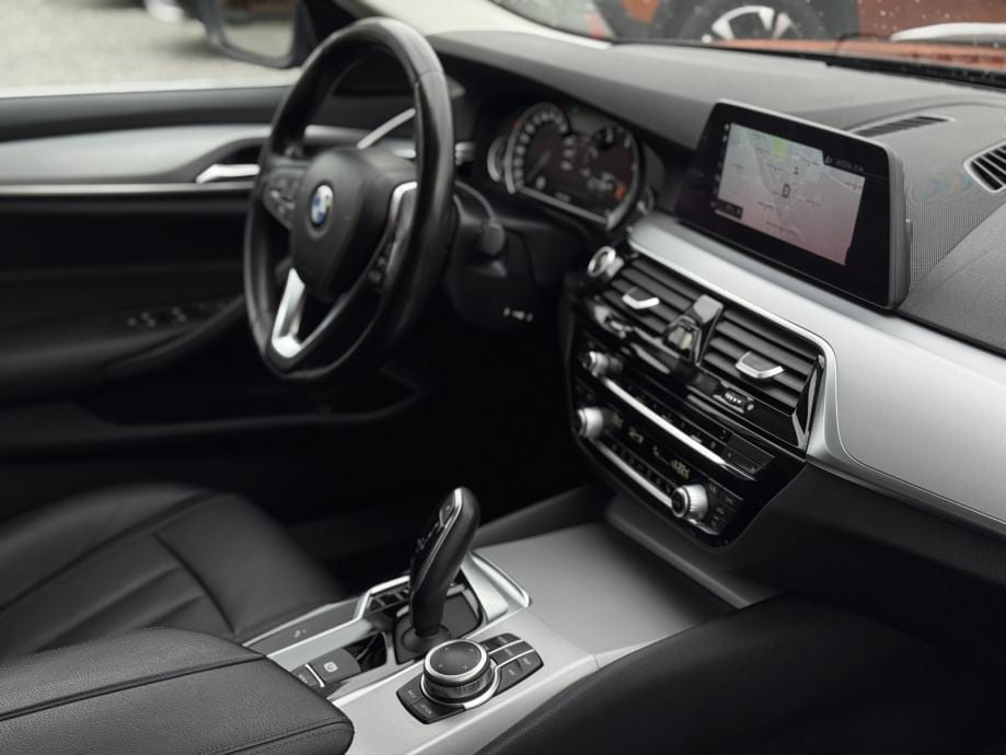 BMW serija 5 520d 2020g. Automatik *Executive* *Garancija 12 mjeseci*, 2020 god. - 12