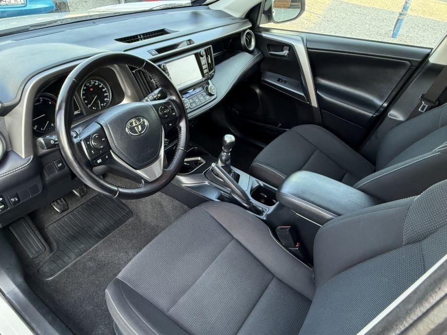 Toyota RAV4 2,0 *Premium* Garancija 12 mjeseci*, 2016 god. - 15