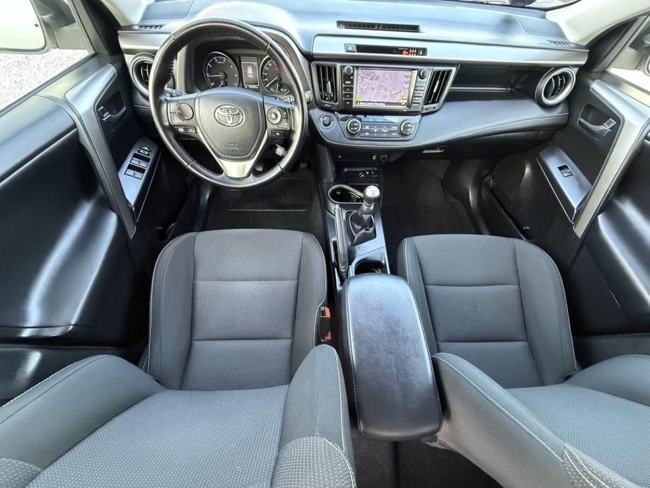 Toyota RAV4 2,0 *Premium* Garancija 12 mjeseci*, 2016 god. - 17