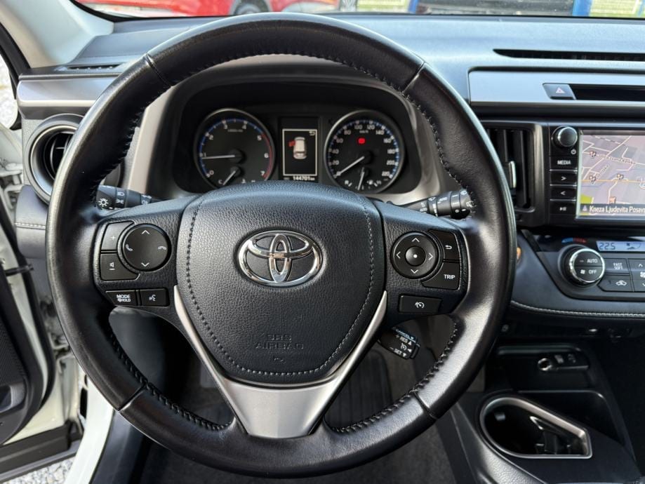 Toyota RAV4 2,0 *Premium* Garancija 12 mjeseci*, 2016 god. - 16