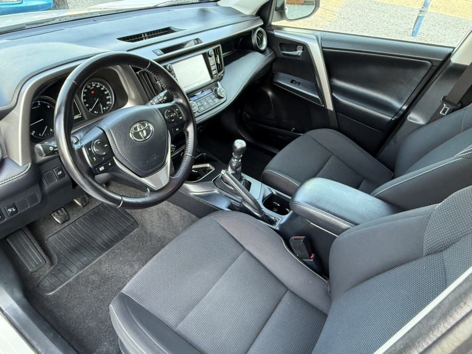 Toyota RAV4 2,0 *Premium* Garancija 12 mjeseci*, 2016 god. - 18