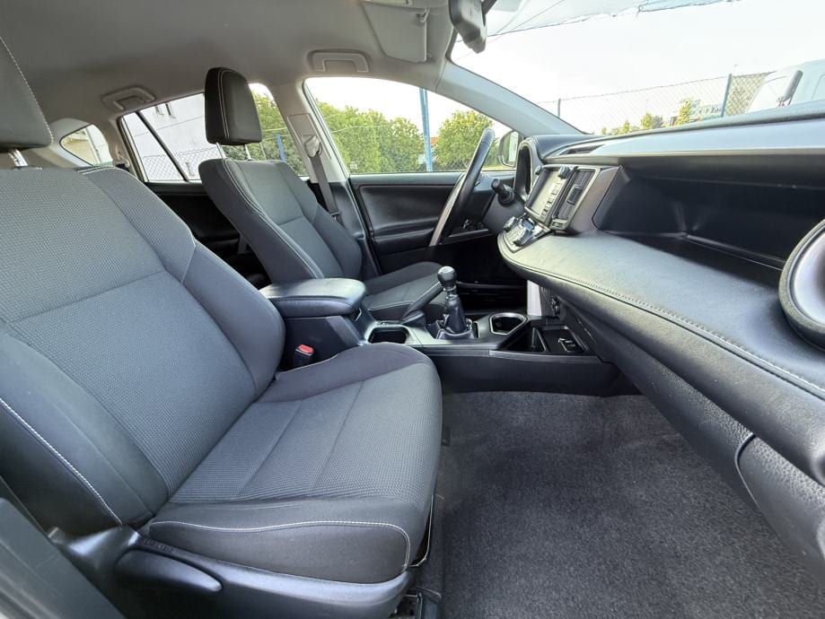 Toyota RAV4 2,0 *Premium* Garancija 12 mjeseci*, 2016 god. - 20