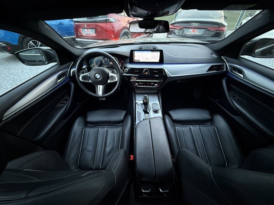 BMW serija 5 520d xDrive * M-Sport * Garancija 12 mjeseci*, 2018 god. - 15