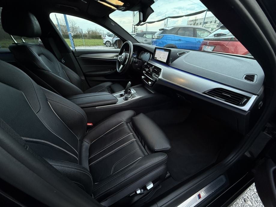BMW serija 5 520d xDrive * M-Sport * Garancija 12 mjeseci*, 2018 god. - 17