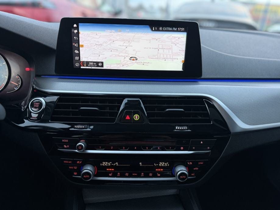 BMW serija 5 520d xDrive * M-Sport * Garancija 12 mjeseci*, 2018 god. - 27