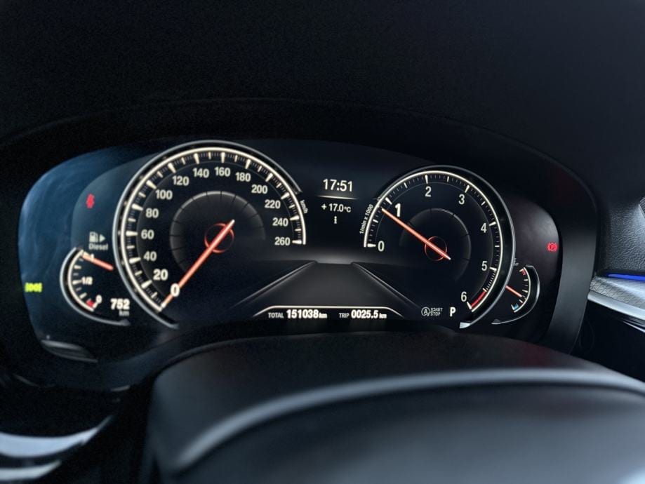 BMW serija 5 520d xDrive * M-Sport * Garancija 12 mjeseci*, 2018 god. - 28
