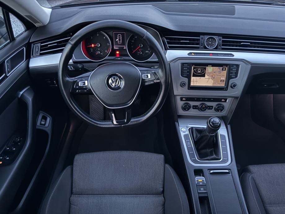 VW Passat 1,6 TDI 2016g. *COMFORTLINE* Garancija 12 mjeseci * - 9