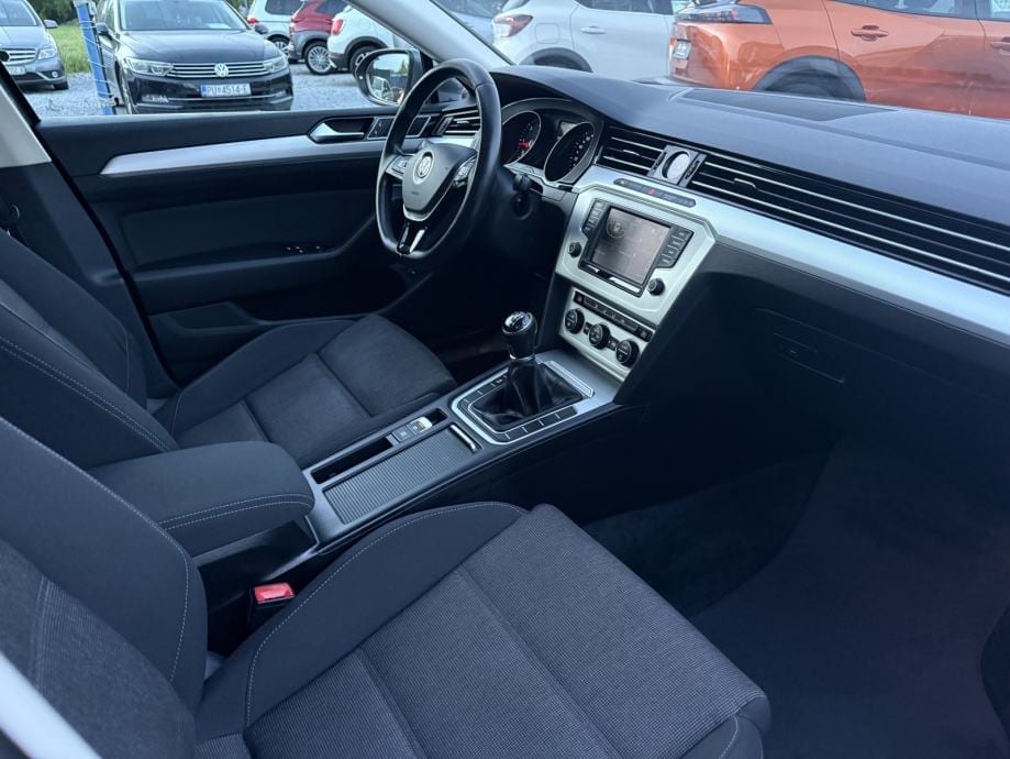 VW Passat 1,6 TDI 2016g. *COMFORTLINE* Garancija 12 mjeseci * - 10