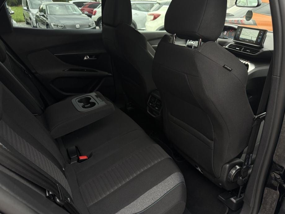 Peugeot 3008 1,5 BlueHDI 2021g. *STYLE* NAPRAVLJEN VELIKI SERVIS*, 2021 god. - 17