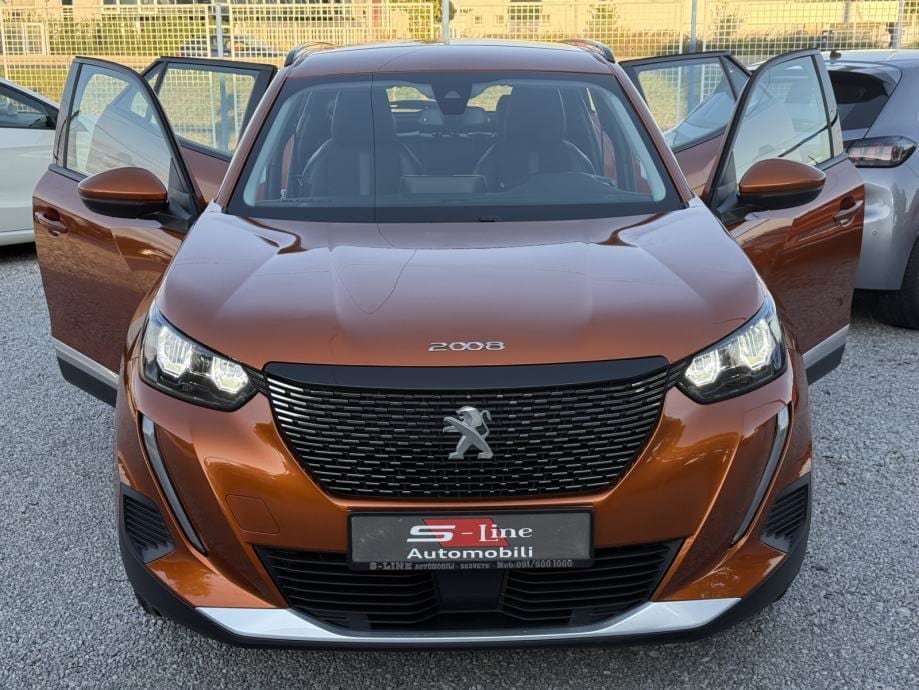 Peugeot 2008 1,2 PureTech *ALLURE* i-Cockpit 3D* Garanacija 12mj.*, 2021 god. - 7