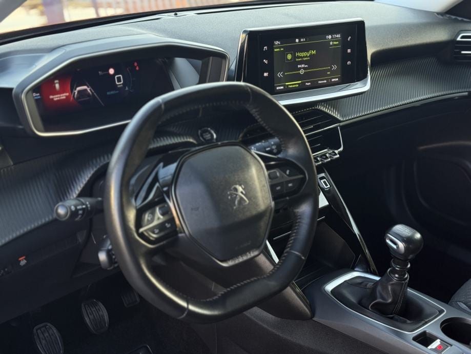 Peugeot 2008 1,2 PureTech *ALLURE* i-Cockpit 3D* Garanacija 12mj.*, 2021 god. - 9