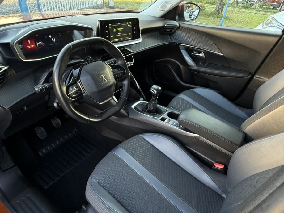 Peugeot 2008 1,2 PureTech *ALLURE* i-Cockpit 3D* Garanacija 12mj.*, 2021 god. - 11