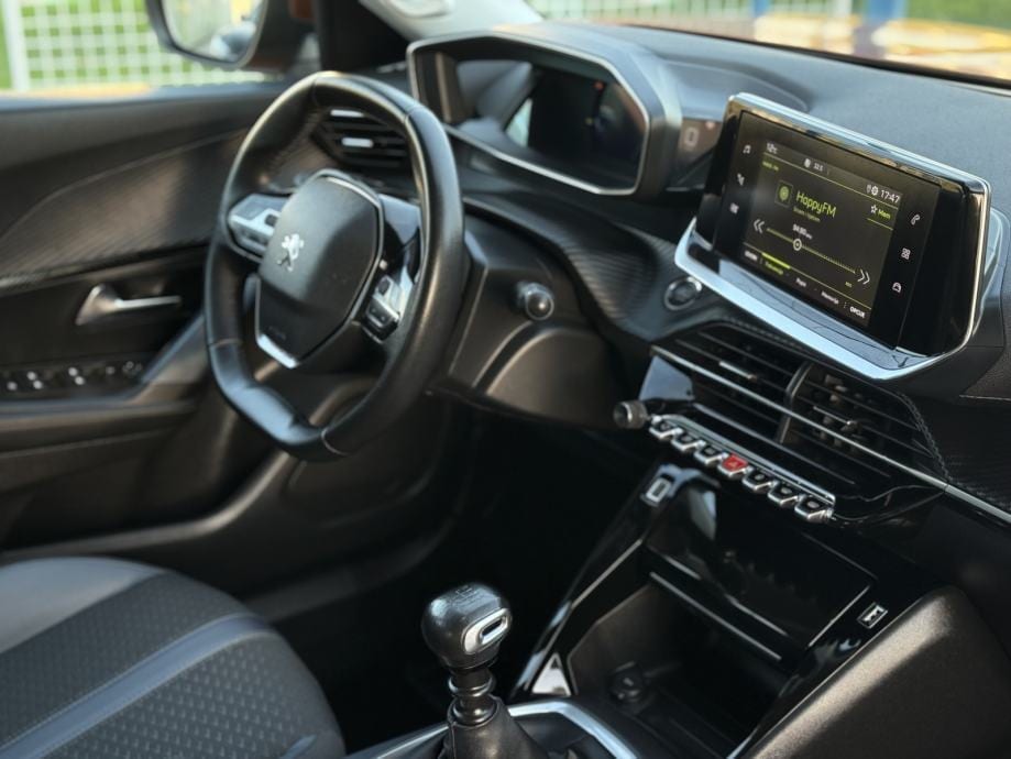 Peugeot 2008 1,2 PureTech *ALLURE* i-Cockpit 3D* Garanacija 12mj.*, 2021 god. - 12