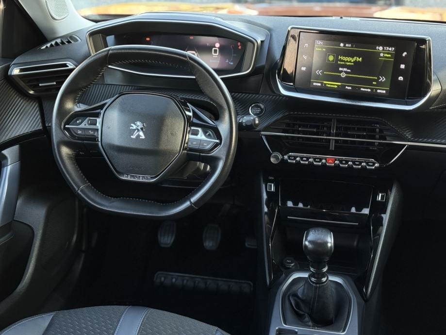 Peugeot 2008 1,2 PureTech *ALLURE* i-Cockpit 3D* Garanacija 12mj.*, 2021 god. - 10