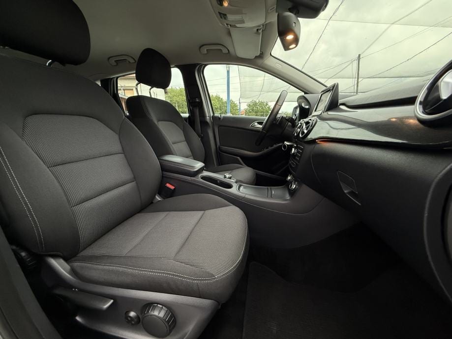 Mercedes-Benz B-klasa 200 CDI Automatik * URBAN *, 2013 god. - 13