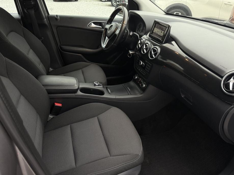 Mercedes-Benz B-klasa 200 CDI Automatik * URBAN *, 2013 god. - 12