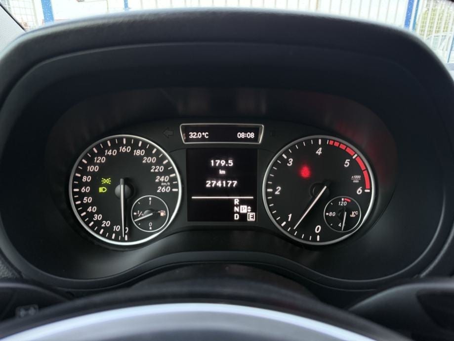 Mercedes-Benz B-klasa 200 CDI Automatik * URBAN *, 2013 god. - 16