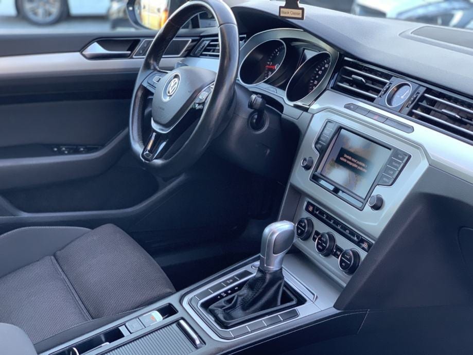 VW Passat Variant 2,0 TDI DSG BMT *ComfortLine* Garancija 12 mj.*, 2016 god. - 11