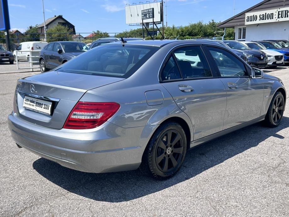 Mercedes-Benz C-klasa 200 CDI AUTOMATIK, NOVI DISKOVI, TOP STANJE - 5