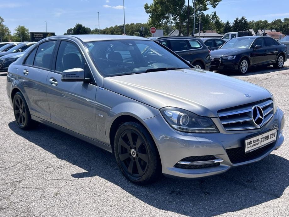 Mercedes-Benz C-klasa 200 CDI AUTOMATIK, NOVI DISKOVI, TOP STANJE - 3