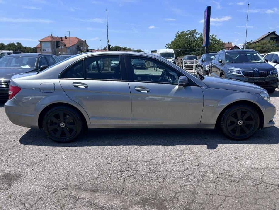 Mercedes-Benz C-klasa 200 CDI AUTOMATIK, NOVI DISKOVI, TOP STANJE - 4