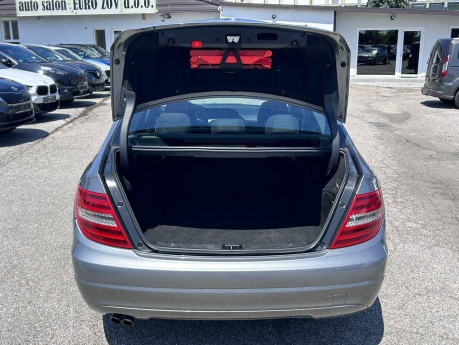 Mercedes-Benz C-klasa 200 CDI AUTOMATIK, NOVI DISKOVI, TOP STANJE - 7