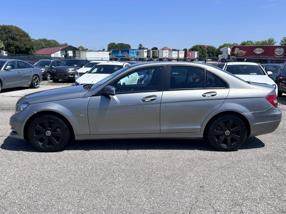 Mercedes-Benz C-klasa 200 CDI AUTOMATIK, NOVI DISKOVI, TOP STANJE - 10