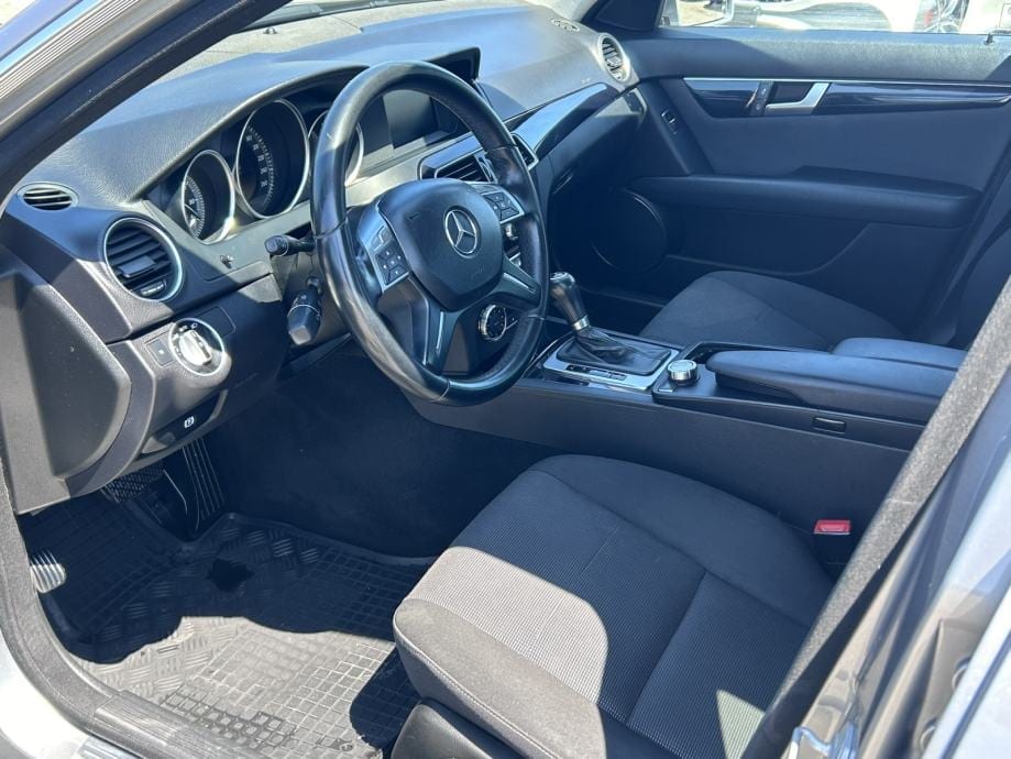 Mercedes-Benz C-klasa 200 CDI AUTOMATIK, NOVI DISKOVI, TOP STANJE - 11