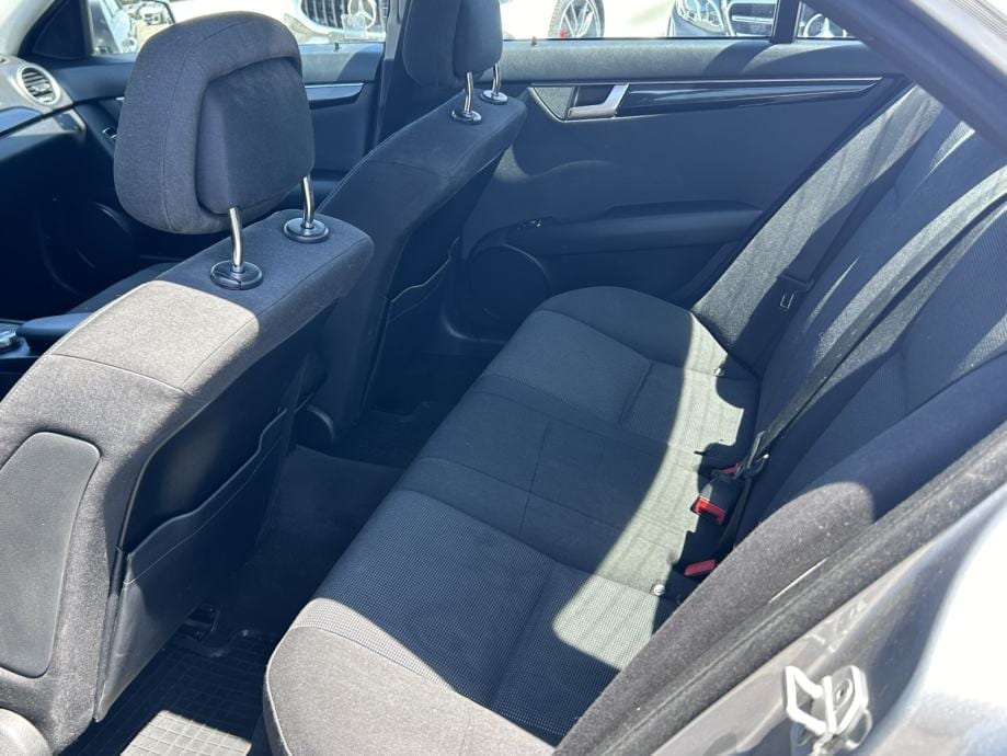 Mercedes-Benz C-klasa 200 CDI AUTOMATIK, NOVI DISKOVI, TOP STANJE - 13