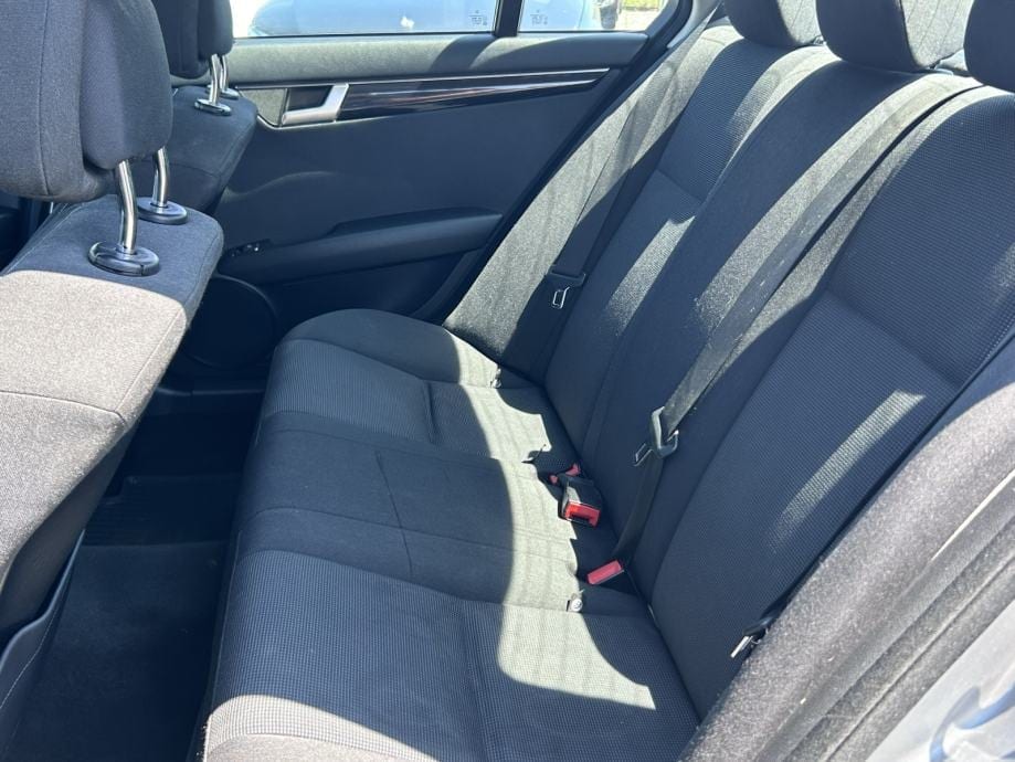 Mercedes-Benz C-klasa 200 CDI AUTOMATIK, NOVI DISKOVI, TOP STANJE - 14