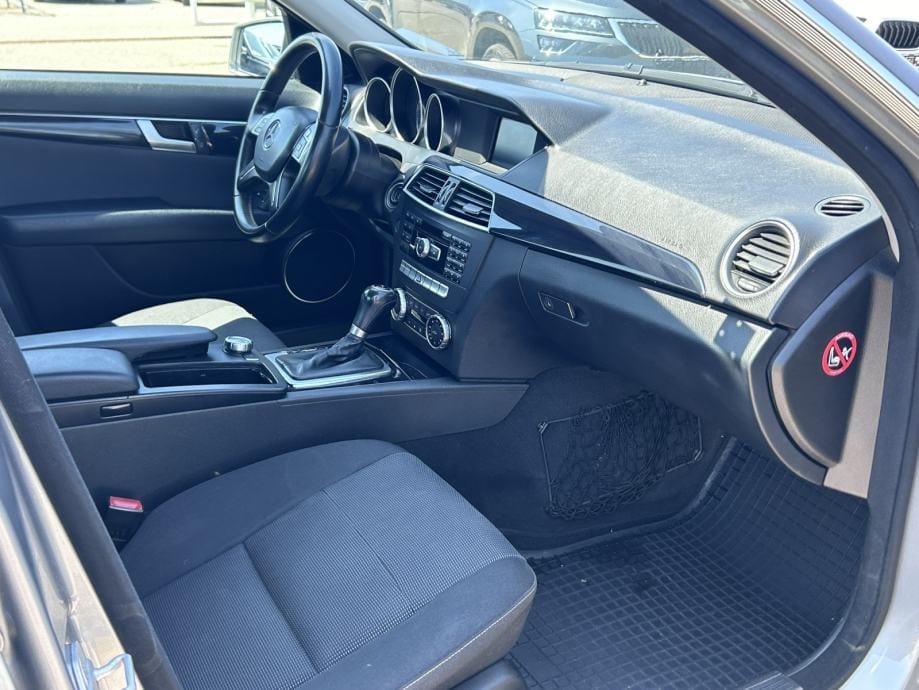Mercedes-Benz C-klasa 200 CDI AUTOMATIK, NOVI DISKOVI, TOP STANJE - 18