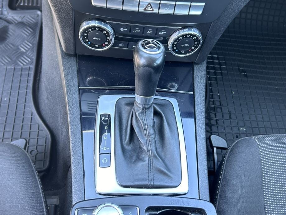 Mercedes-Benz C-klasa 200 CDI AUTOMATIK, NOVI DISKOVI, TOP STANJE - 23