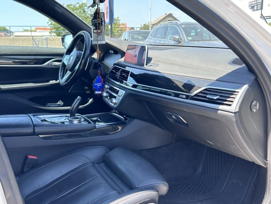 BMW SERIJA 7 730d XDRIVE *REG. 01./27.* *FACELIFT*, 2019 god. - 19