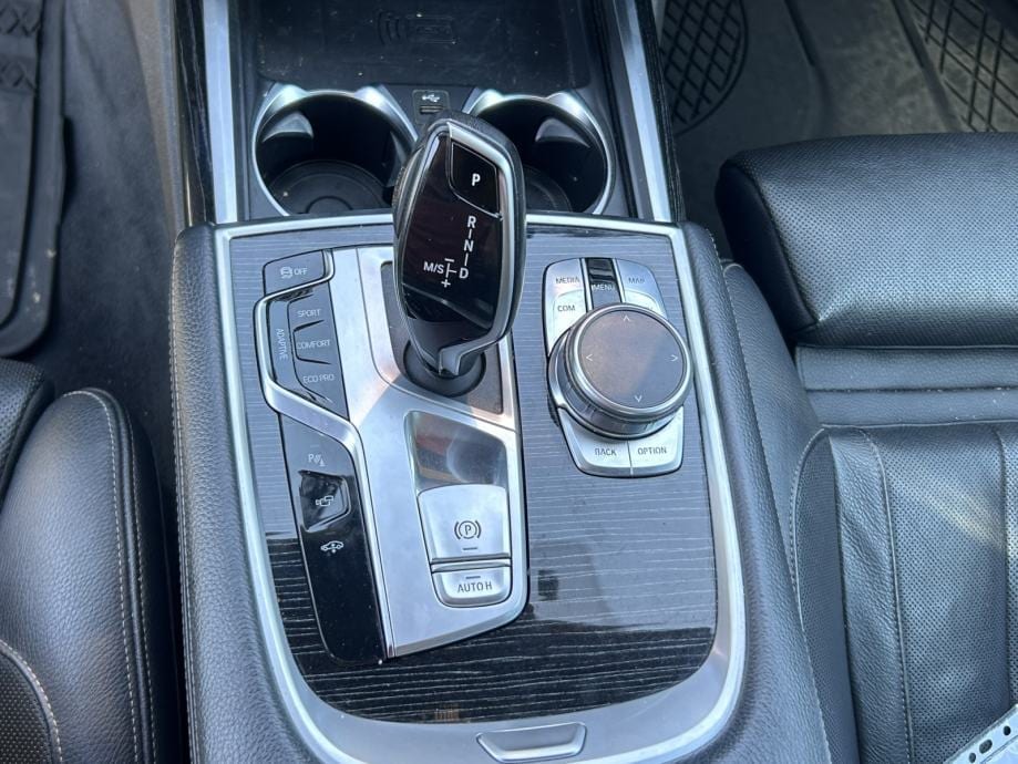 BMW SERIJA 7 730d XDRIVE *REG. 01./27.* *FACELIFT*, 2019 god. - 24