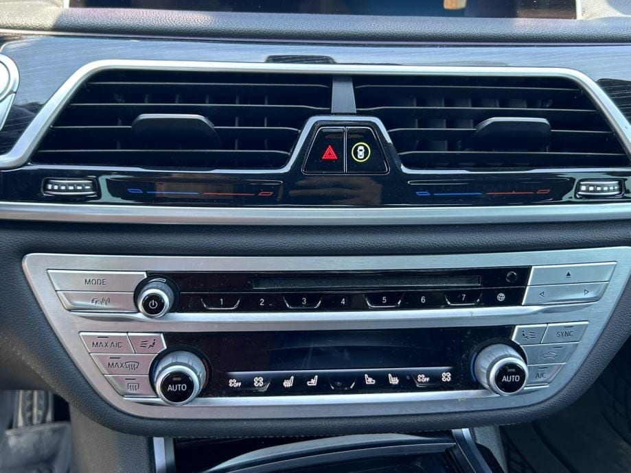 BMW SERIJA 7 730d XDRIVE *REG. 01./27.* *FACELIFT*, 2019 god. - 25