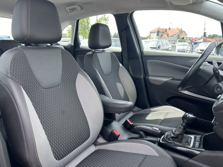 Opel Crossland X 1,2 Turbo, 2018 god. - 19