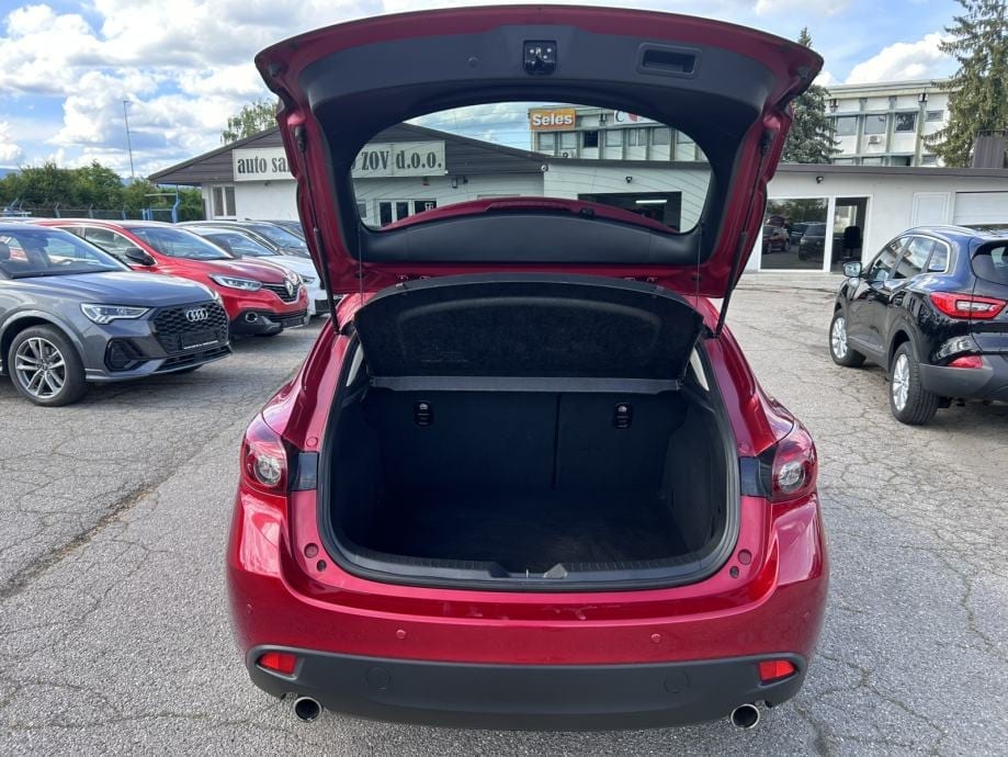 Mazda 3 2.2d Attraction *KAMERA* *HEAD UP*, 2016 god. - 9