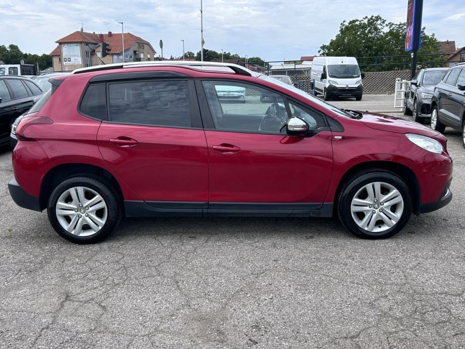 Peugeot 2008 1,2 STYLE,KLIMA,PDC,NAVIGACIJA,MFV...., 2017 god.